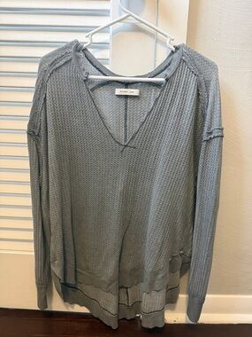 Mustard Seed Gray Waffle Knit V-Neck Pullover